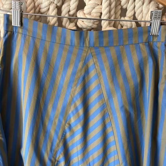 Striped fabric in a green and blue color - Picture 2 of 4